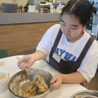 청소년카페 매니저, 토끼와 스머프들이 함께 만든 쿠키~♬₍ᐢ.ˬ.ᐡ₎ .ᐟ