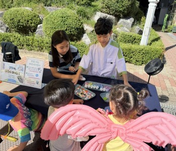 청소년기후행동단 ‘에코크루’ 「소소해한마당」 병뚜껑 키링 만들기 부스 운영 ✨ 이미지